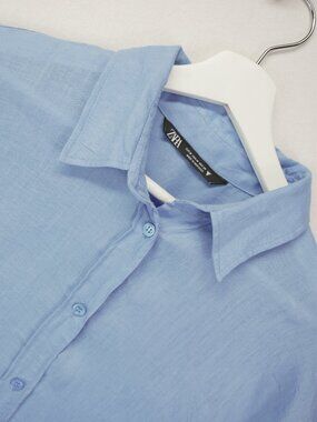 ZARA 100% Linen Oversized Button Down Shirt Light Blue Back Buttons Womens M